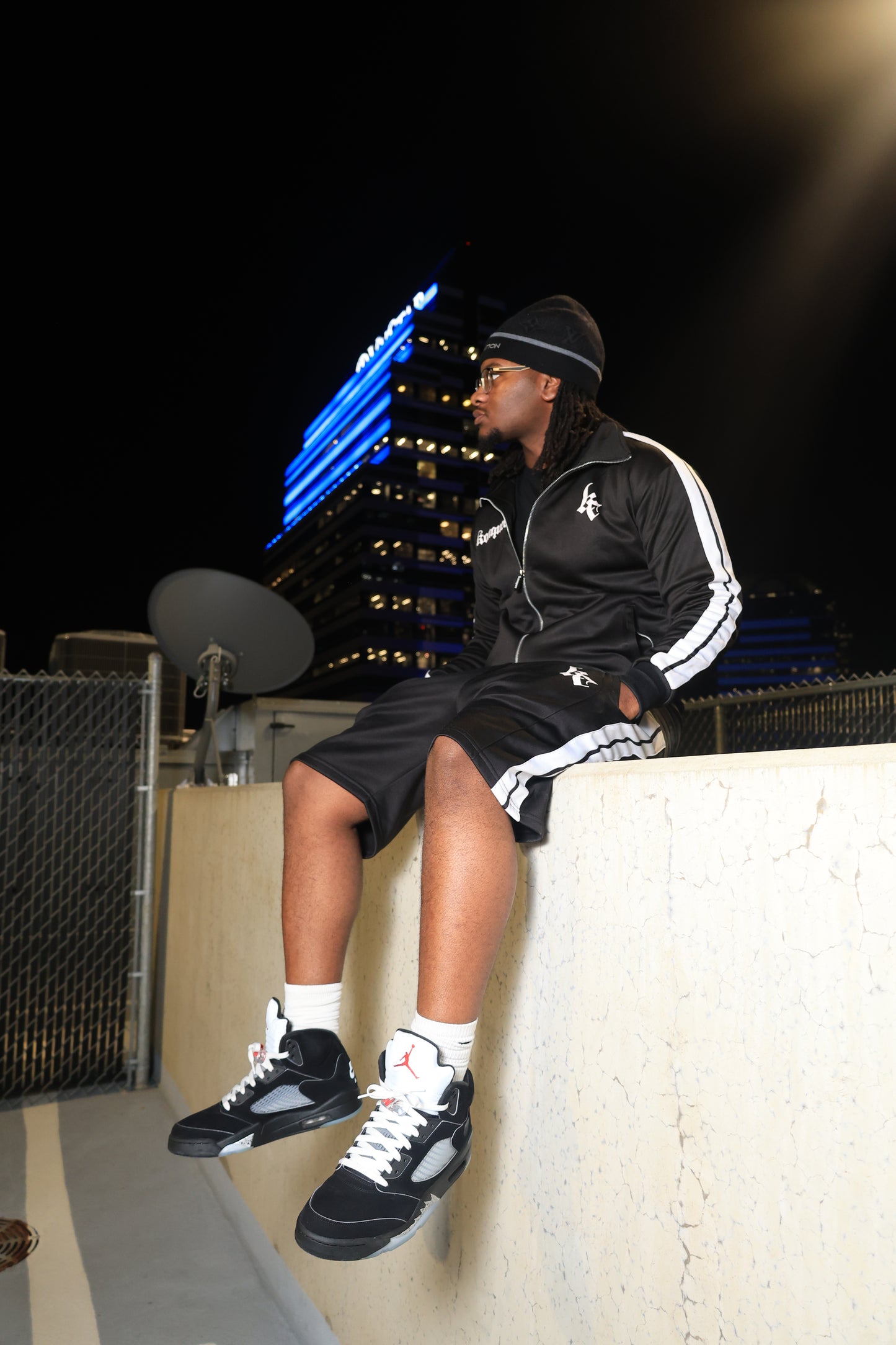 BLACK KONQUER TRACKSUIT JACKET